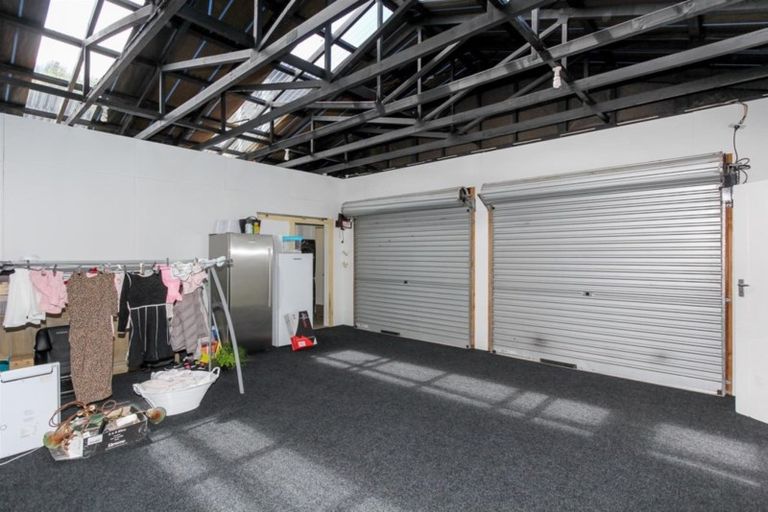 Photo of property in 28 Waiwaka Terrace, Strandon, New Plymouth, 4312