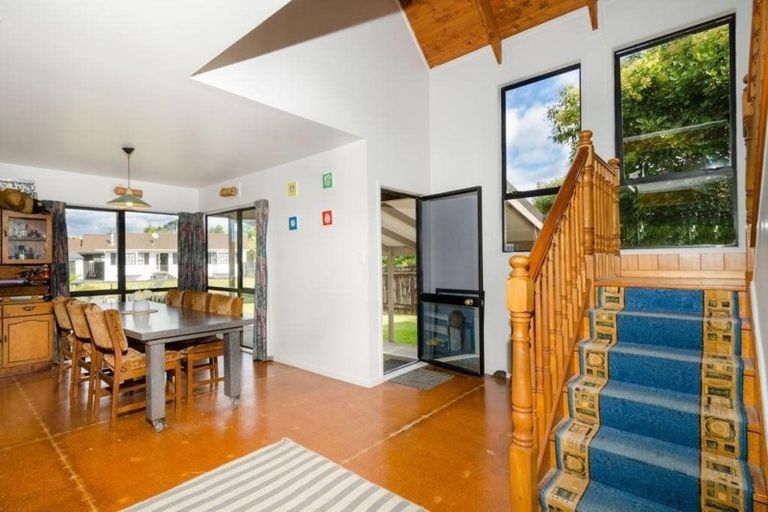 Photo of property in 36 Redlands Grove, Swanson, Auckland, 0612