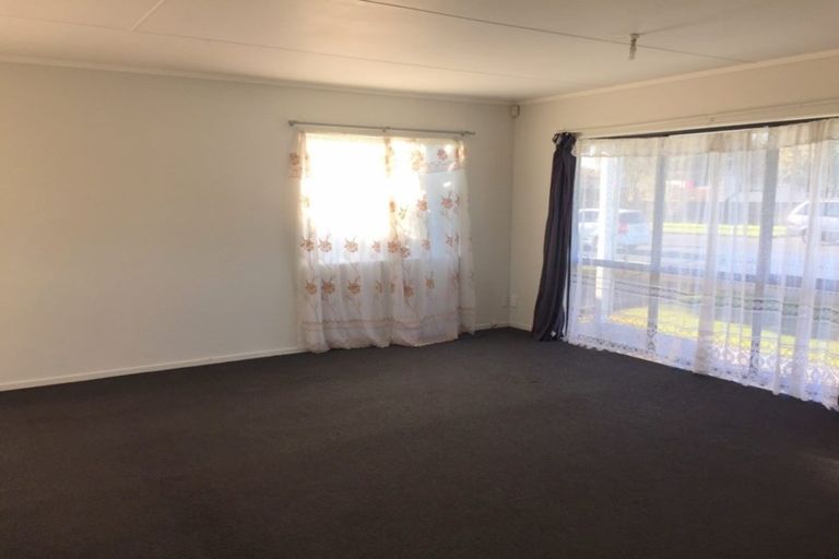 Photo of property in 84 Maplesden Drive, Clendon Park, Auckland, 2103