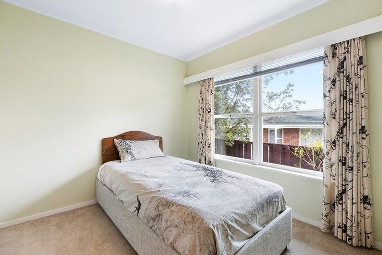 Photo of property in 2/5 Evelyn Place, Hillcrest, Auckland, 0627