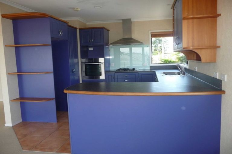 Photo of property in 7 Autere Street, Strandon, New Plymouth, 4312