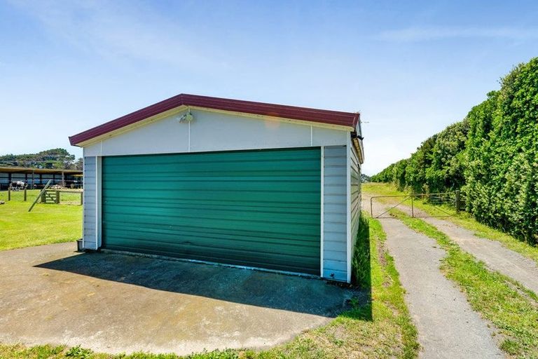 Photo of property in 185 Tasman Street, Opunake, 4616