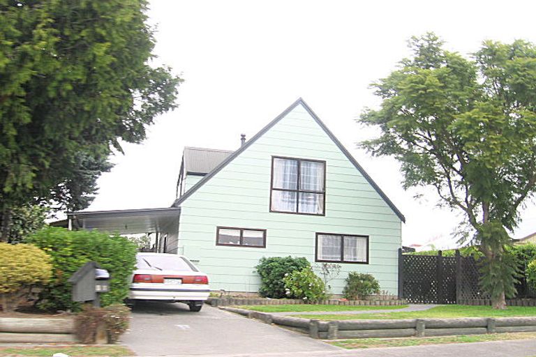 Photo of property in 17 Gilmour Place, Taradale, Napier, 4112