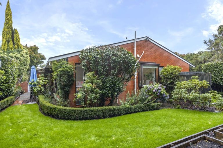 Photo of property in 1/5 Merrin Street, Avonhead, Christchurch, 8042