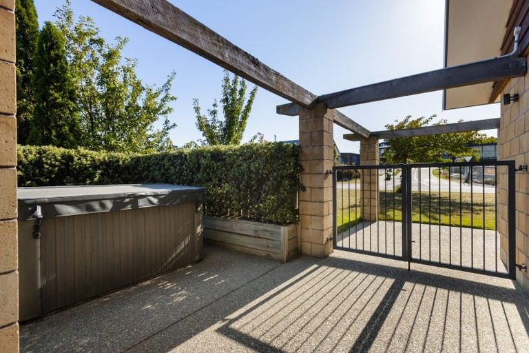 Photo of property in 27 Farrant Drive, Wanaka, 9305