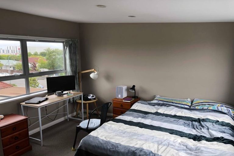 Photo of property in 8a Broadbent Street, Riccarton, Christchurch, 8041