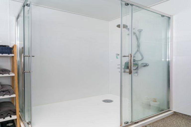 Photo of property in 1 Duthie Street, Milton, 9220