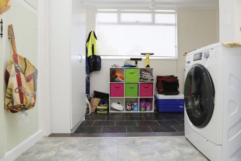 Photo of property in 1 Weston Road, Holmes Hill, Oamaru, 9401