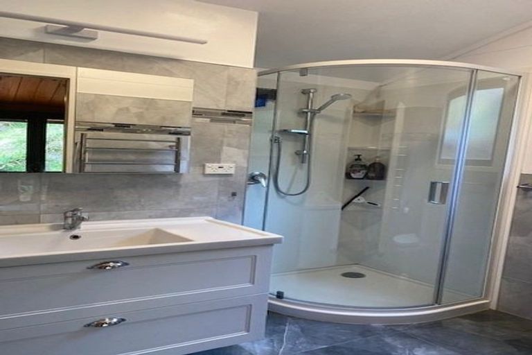 Photo of property in 52b Westhaven Drive, Tawa, Wellington, 5028