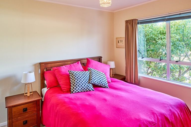 Photo of property in 3 Woolwich Close, Whitby, Porirua, 5024