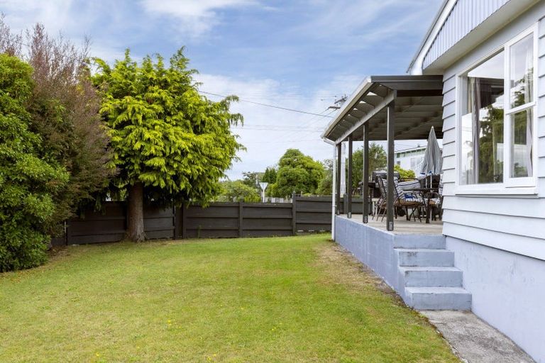 Photo of property in 2 Tamatea Road, Taupo, 3330