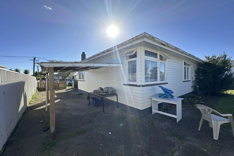 Photo of property in 10 Quinn Road, Levin, 5510