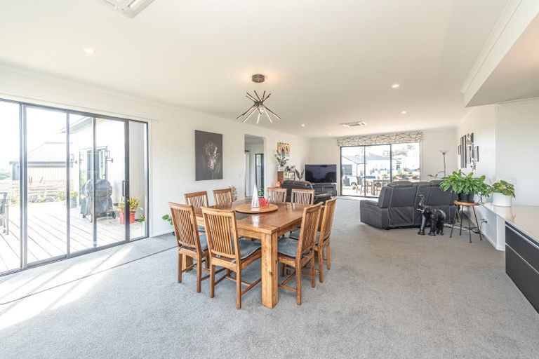 Photo of property in 37 Tirimoana Place, Otamatea, Whanganui, 4501