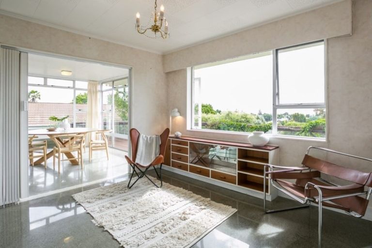 Photo of property in 23 Tauroa Road, Havelock North, 4130