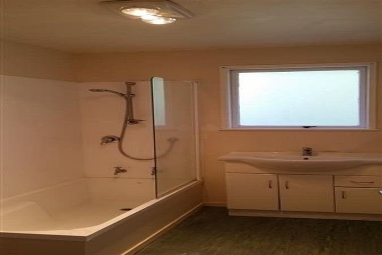 Photo of property in 5 Shale Avenue, Massey, Auckland, 0614