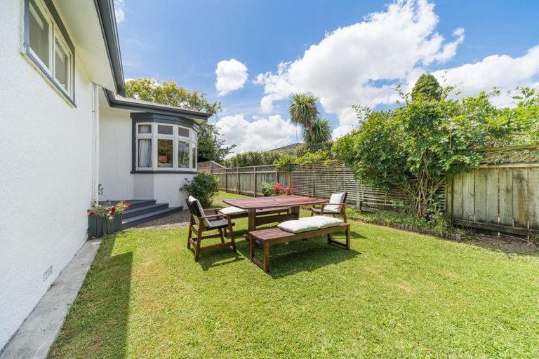 Photo of property in 105b Pahiatua Street, Hokowhitu, Palmerston North, 4410