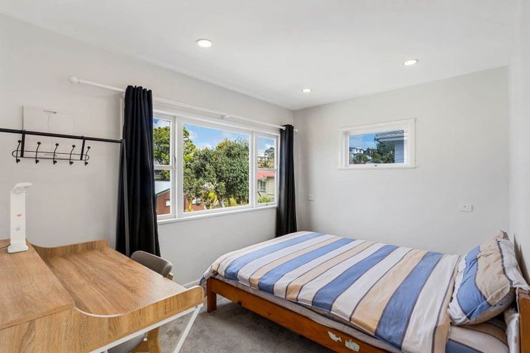 Photo of property in 692 East Coast Road, Pinehill, Auckland, 0632