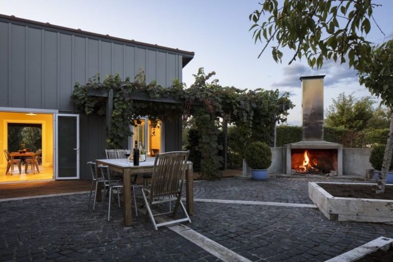 Photo of property in 918 Ponatahi Road, Martinborough, Carterton, 5792