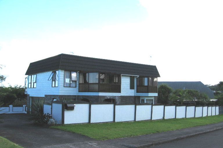 Photo of property in 3 Toi Toi Place, Northcote, Auckland, 0627