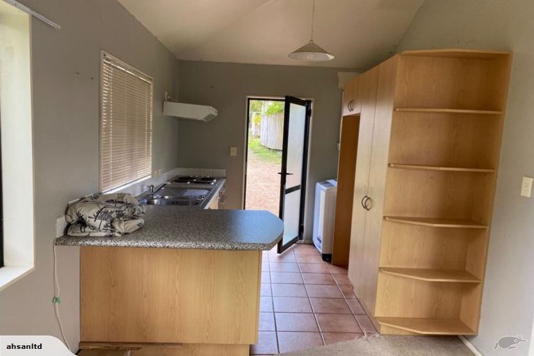 Photo of property in 21 Seabrook Avenue, New Lynn, Auckland, 0600