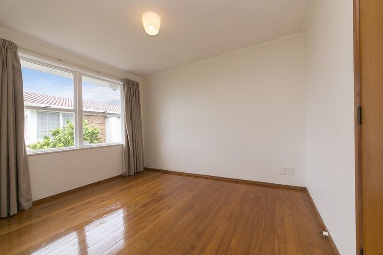 Photo of property in 4/135 Titirangi Road, New Lynn, Auckland, 0600