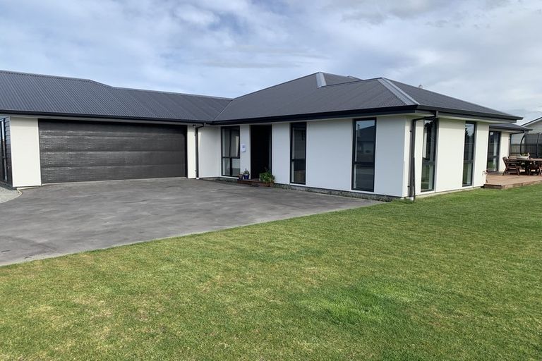 Photo of property in 14 Suffolk Drive, Kirwee, 7571