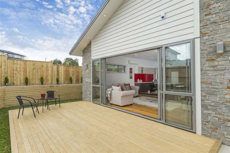 Photo of property in 120 San Valentino Drive, Henderson, Auckland, 0612