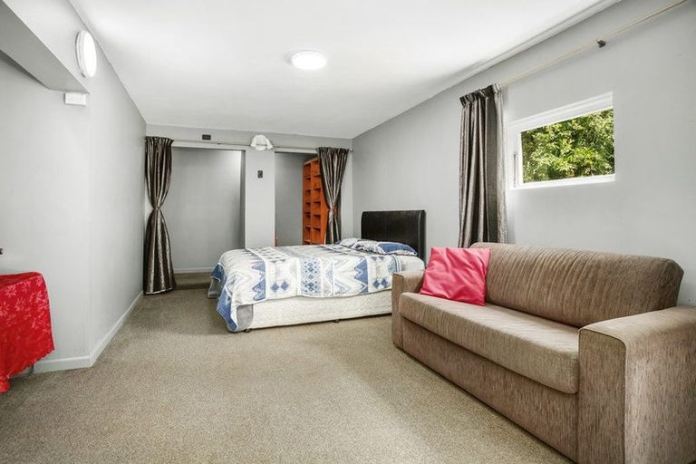 Photo of property in 33 Chester Road, Tawa, Wellington, 5028