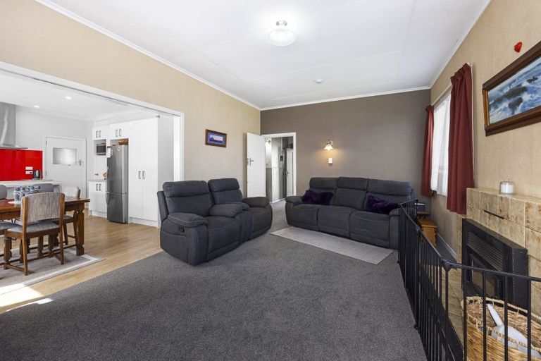 Photo of property in 15 Tasman Street, Opunake, 4616