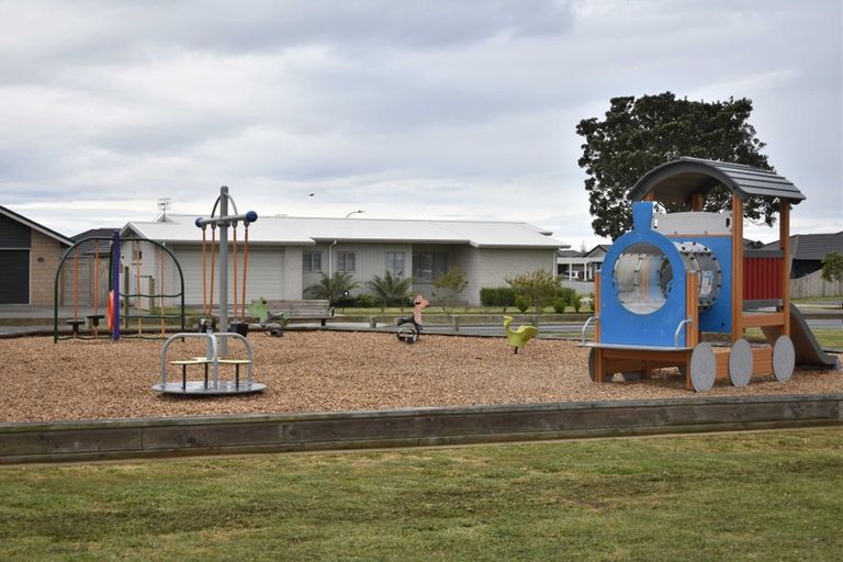 Photo of property in 36 Cupples Street, Papamoa Beach, Papamoa, 3118