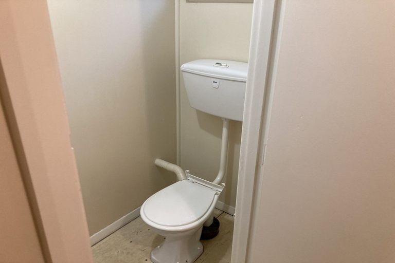 Photo of property in 33 Albert Street, Palmerston North, 4414