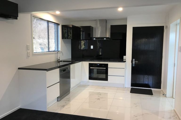 Photo of property in 2/89 Middlepark Road, Sockburn, Christchurch, 8042