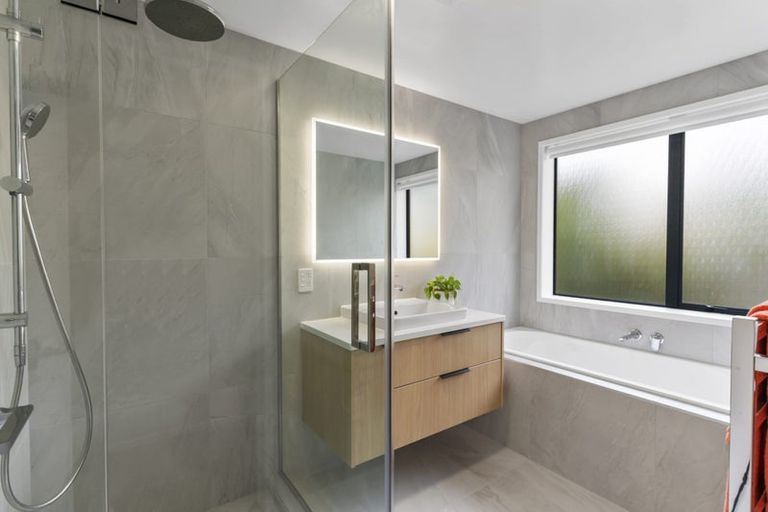 Photo of property in 32 Currell Way, Somerville, Auckland, 2014