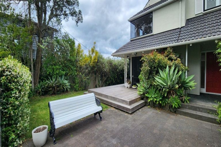 Photo of property in 5 Tiri Road, Takapuna, Auckland, 0620