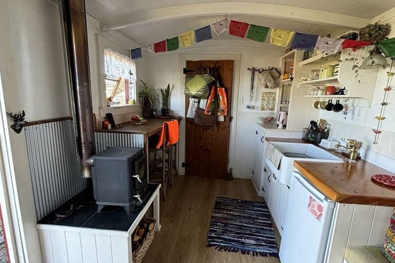 Photo of property in 2 Hill Street, Macraes, Palmerston, 9483