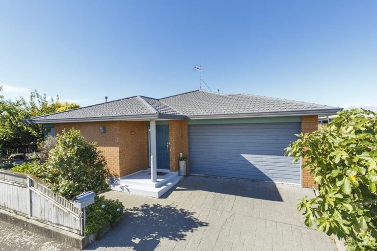 Photo of property in 75 Lyndhurst Street, Takaro, Palmerston North, 4412