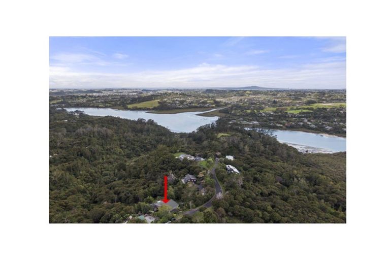 Photo of property in 19 Te Araroa Drive, Paremoremo, Auckland, 0632