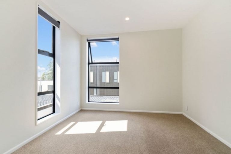 Photo of property in 17 Battalion Drive, Papakura, 2110