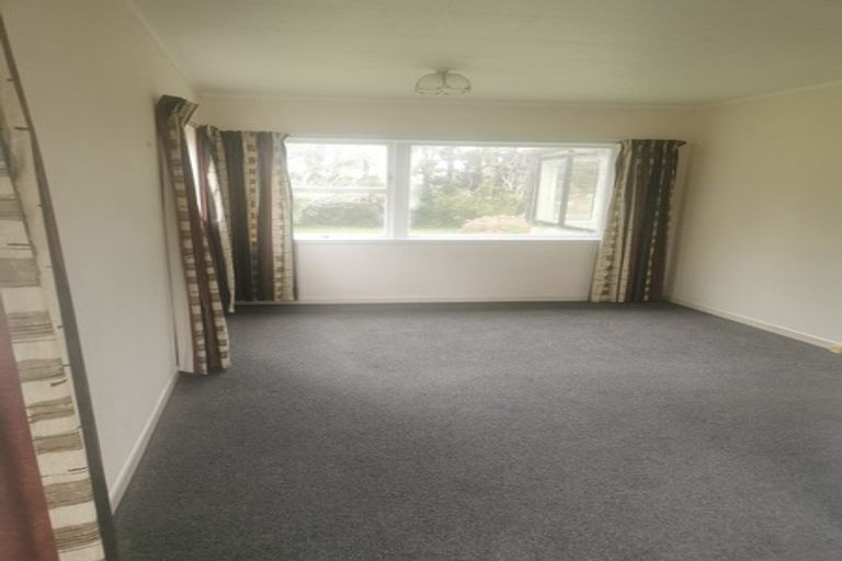 Photo of property in 244 Boord Crescent, Kumeu, 0891