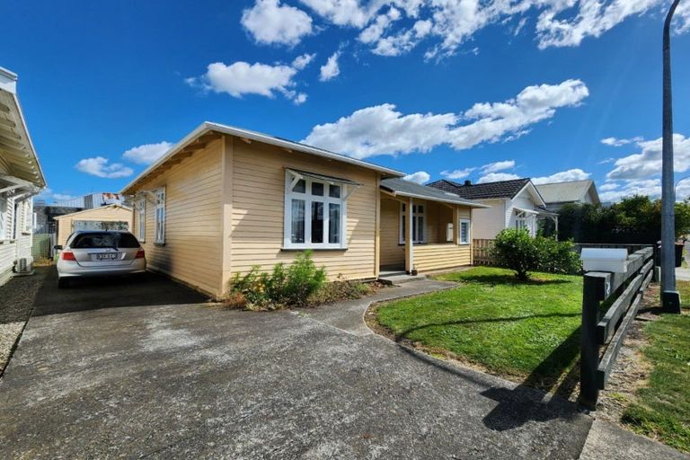 Photo of property in 24 Mcgiffert Street, Palmerston North, 4410