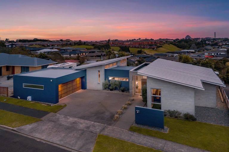 Photo of property in 61 Karamea Street, Whalers Gate, New Plymouth, 4310