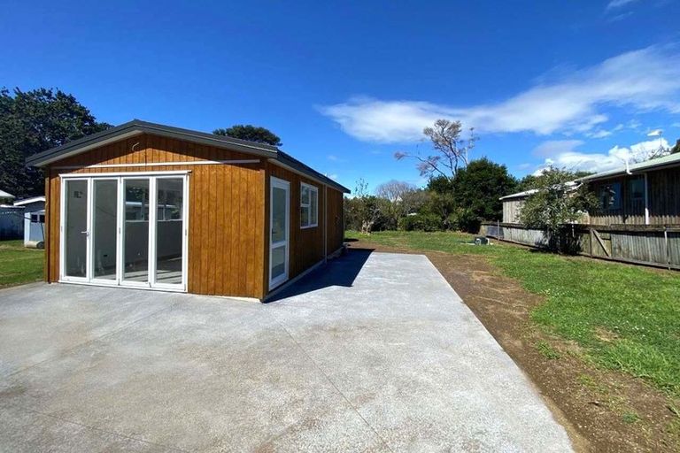 Photo of property in 78 Howard Road, Orere Point, Papakura, 2585