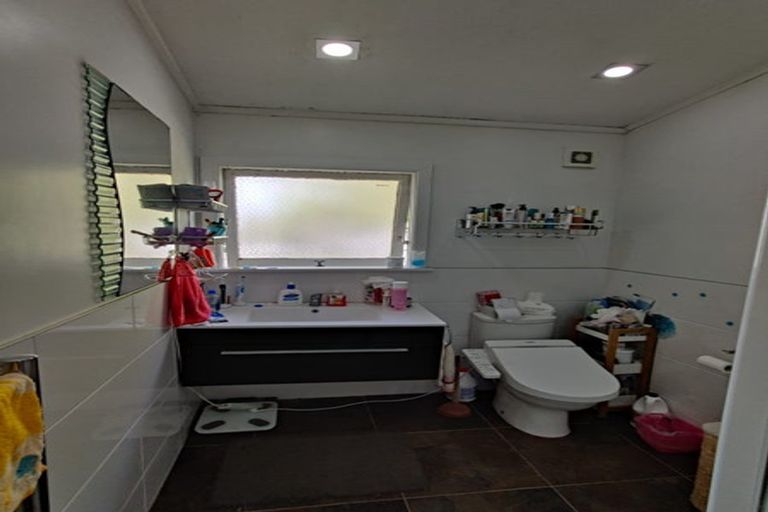 Photo of property in 5 Portadown Avenue, Pakuranga Heights, Auckland, 2010