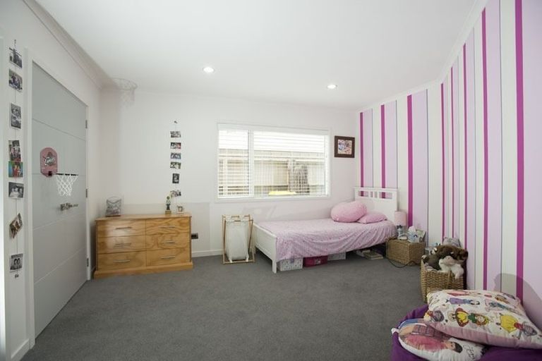 Photo of property in 38 Hawtrey Terrace, Churton Park, Wellington, 6037