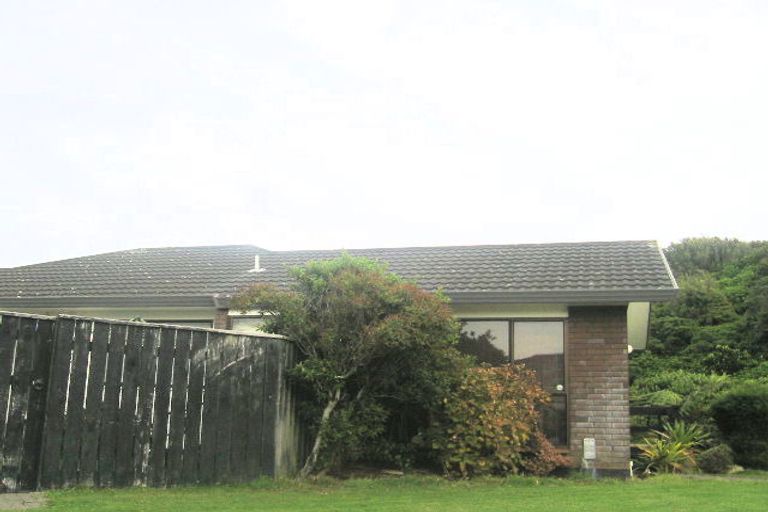 Photo of property in 35 Camellia Terrace, Maungaraki, Lower Hutt, 5010