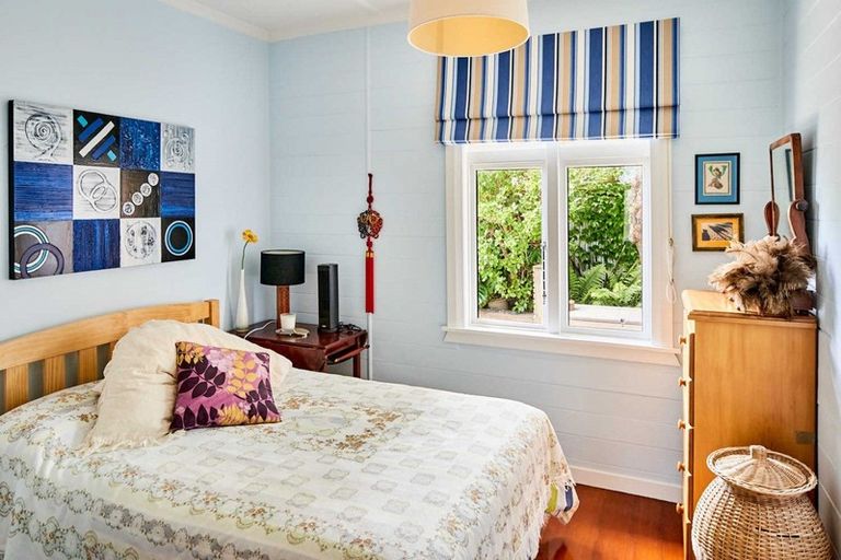 Photo of property in 57 Marine Parade, Eastbourne, Lower Hutt, 5013