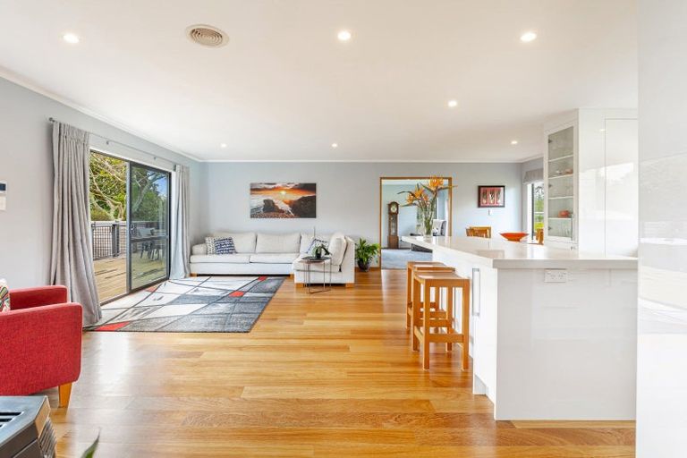 Photo of property in 27 Wintour Road, Waimauku, 0812