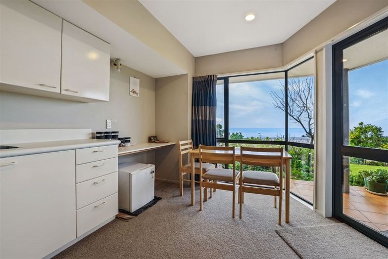 Photo of property in 139 Moncks Spur Road, Redcliffs, Christchurch, 8081