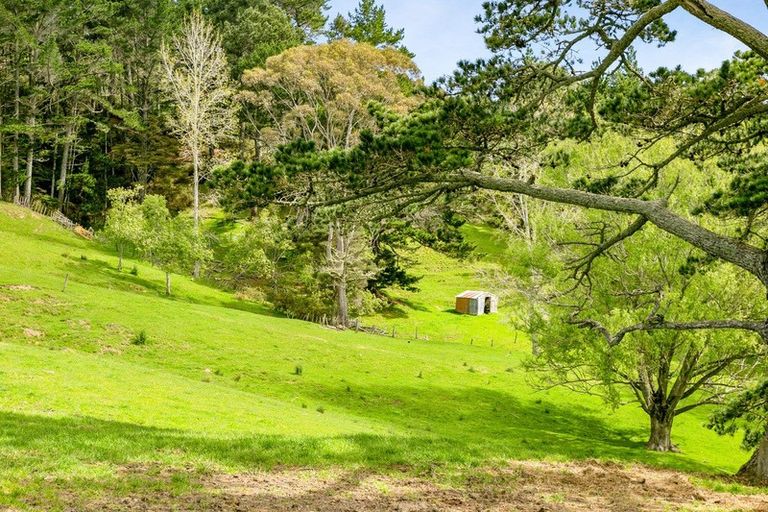 Photo of property in 120 Cemetery Road, Wainui, Silverdale, 0992