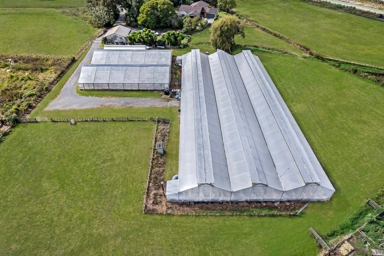 Photo of property in 215 Waihoehoe Road, Drury, 2577